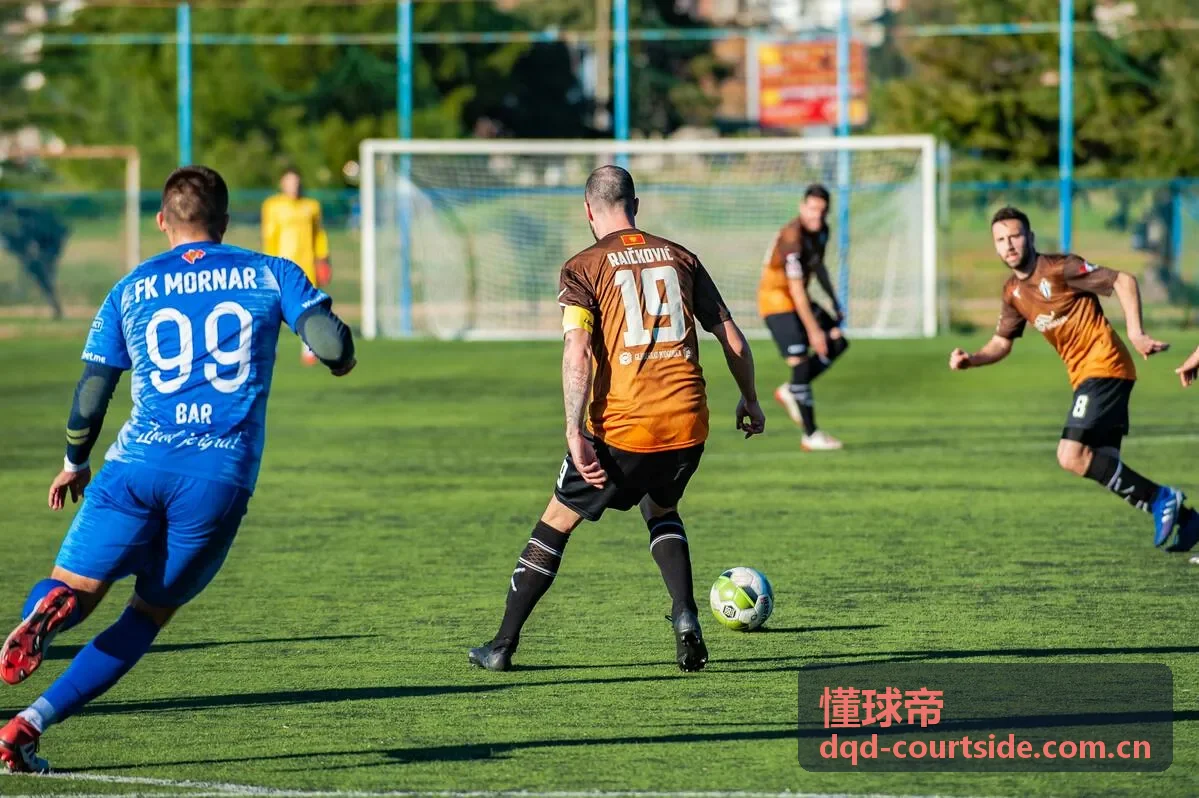 懂球帝比赛分析：边路传中与禁区内包抄的配合效率